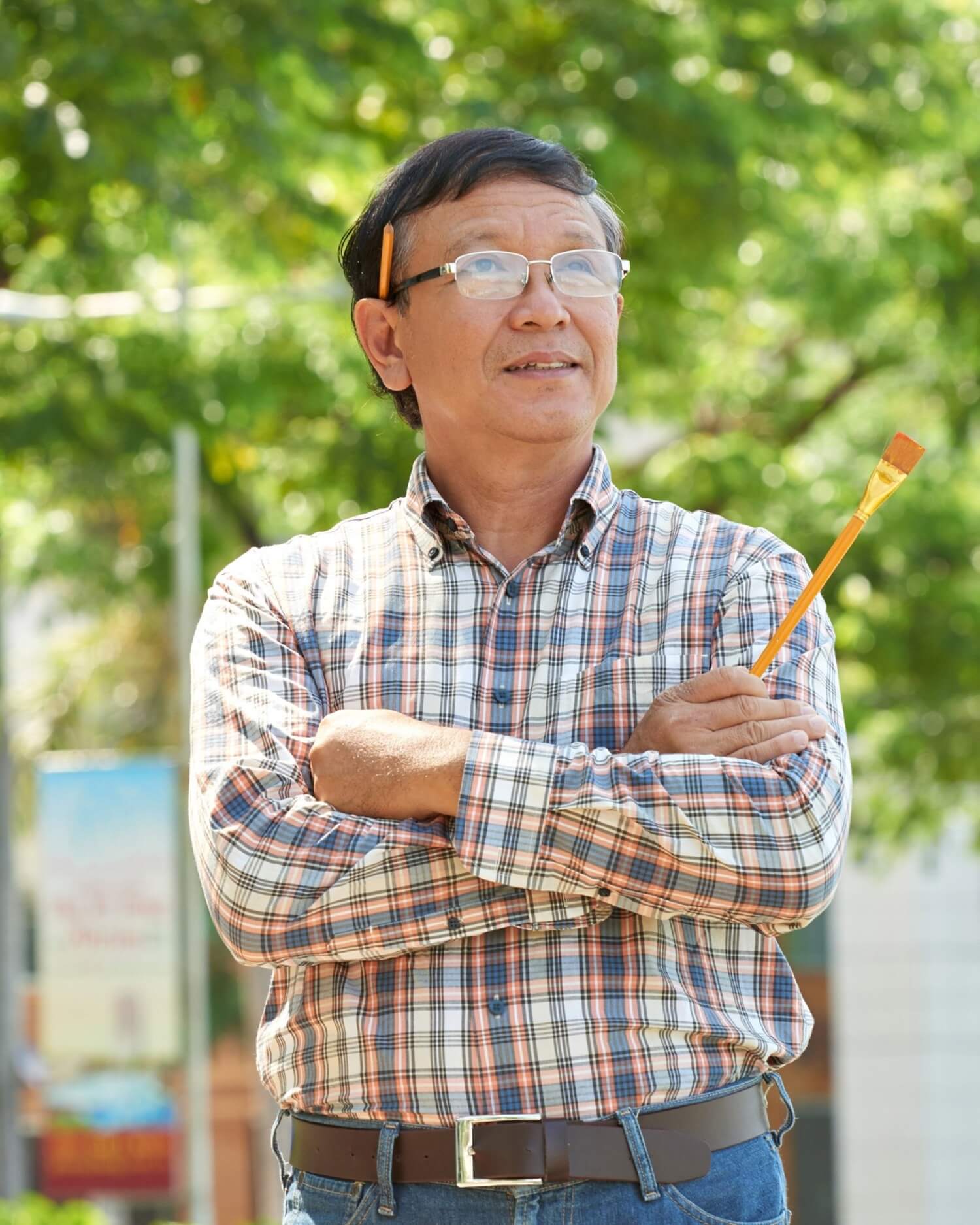 Mature Artist Finding Inspiration Outdoors 2025 02 11 11 14 04 Utc